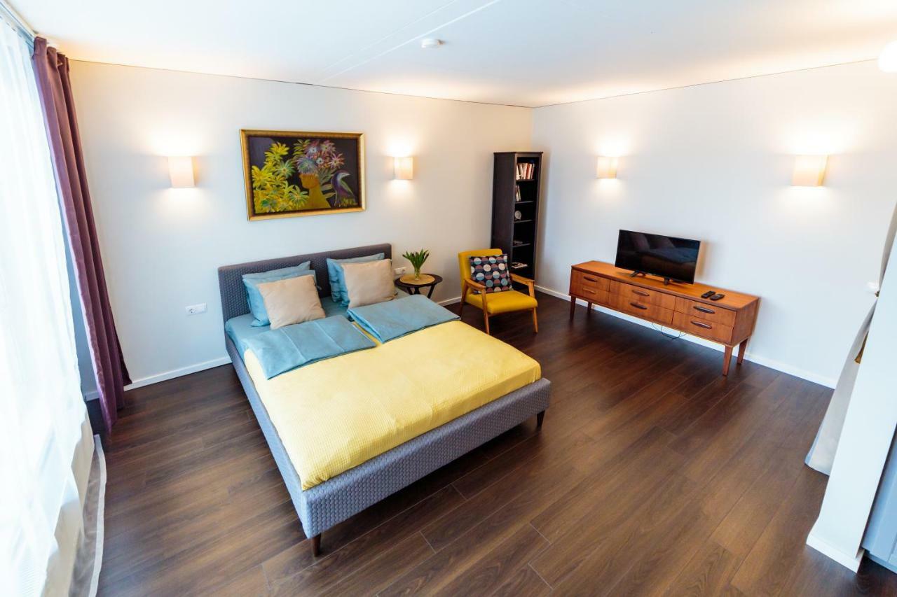 Romantic Apartment Close To The Old Town Vilnius Exterior photo